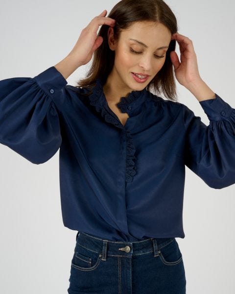 Chemisier esprit jabot brodé