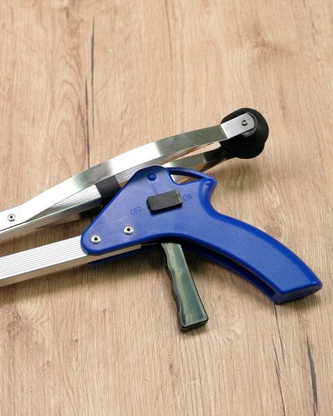 Pince attrape-tout pliable