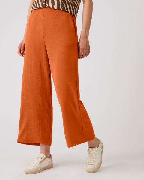 Pantalon large 7/8ème tissu crêpe effet froissé